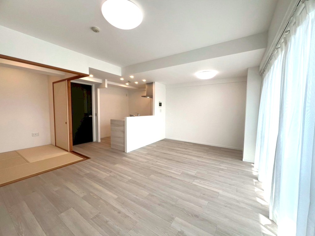 新規リフォーム工事完成。レクセルシティ千葉13階3,780万円。仲介手数料0円。