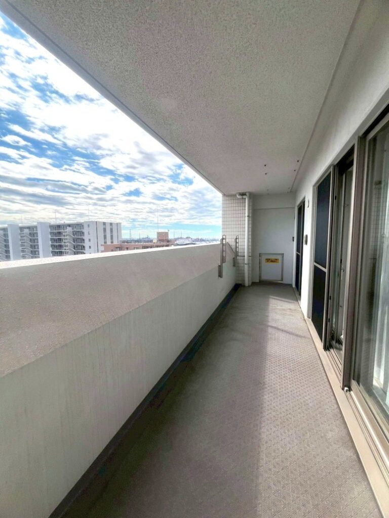 新規リフォーム工事完成。レクセルシティ千葉13階3,780万円。仲介手数料0円。