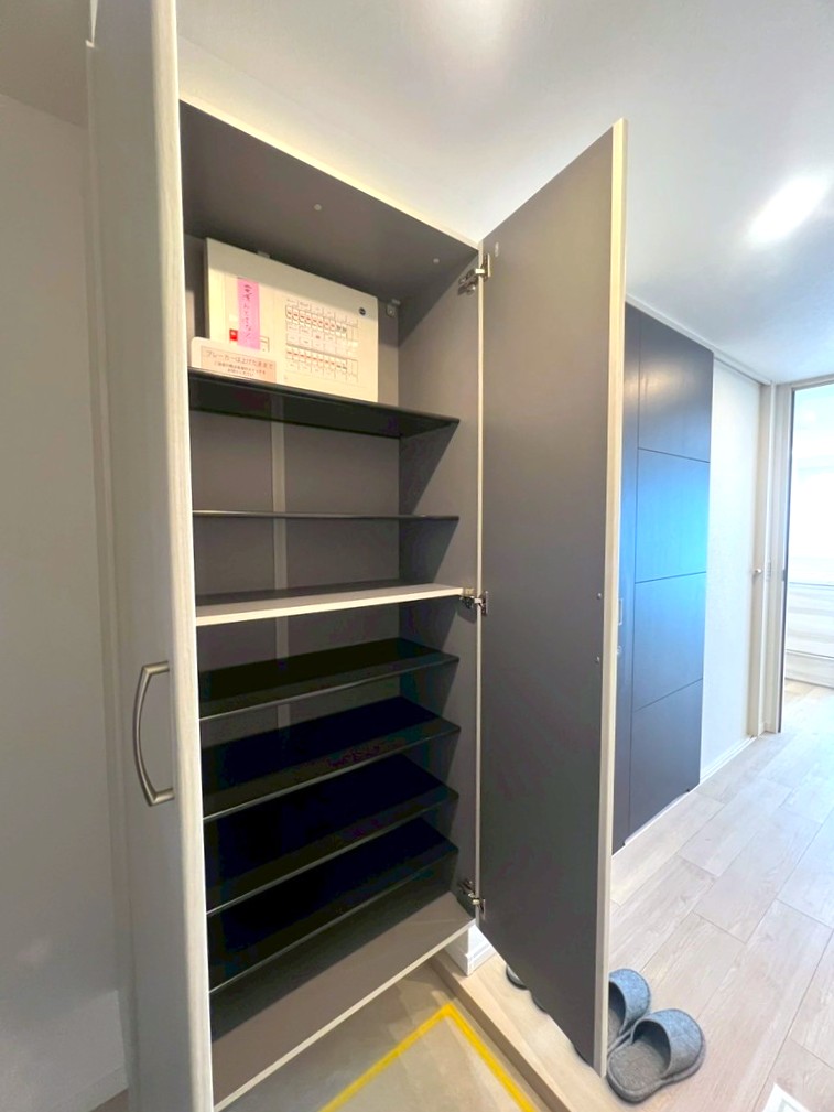 新規リフォーム工事完成。レクセルシティ千葉13階3,780万円。仲介手数料0円。