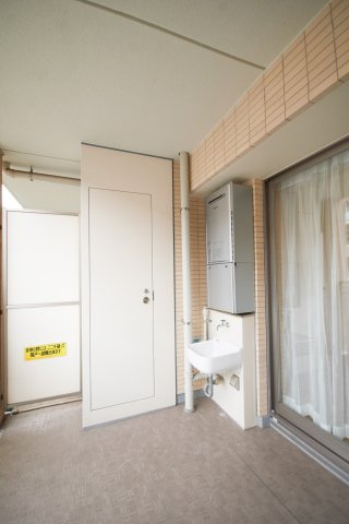 [仲介手数料0円]新規リノベーション工事完成済｜ザ・レジデンス稲毛台ミッドコートイースト2階4,490万円（税込）