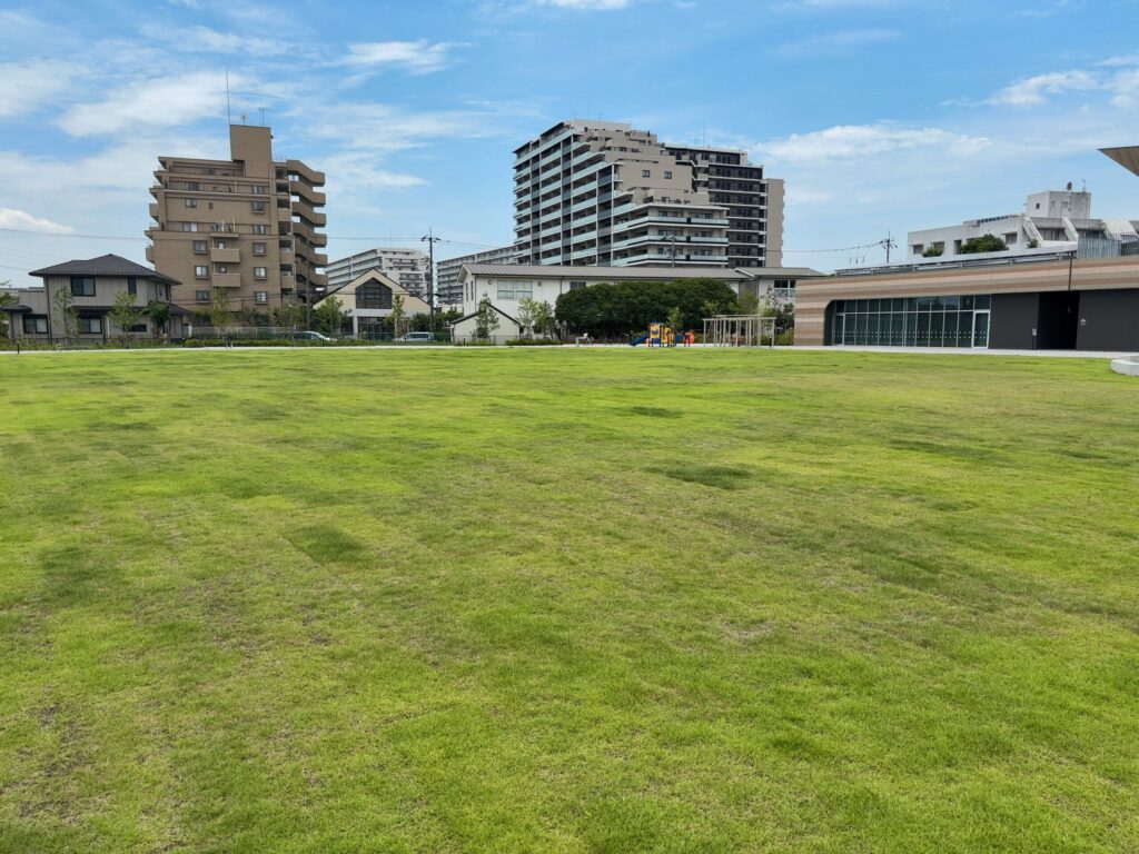 やわたパレット_はらっぱ広場の外観