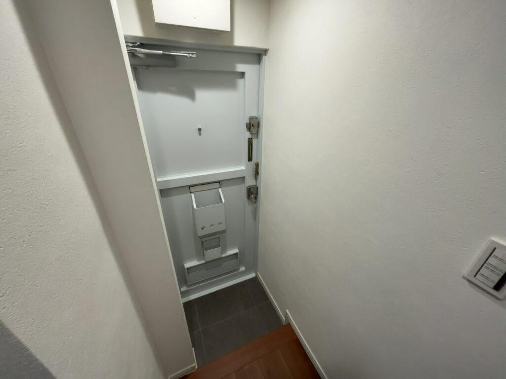 【西新宿駅徒歩2分】新宿ローヤルコーポの魅力を徹底解説！リノベーション済みの好立地1R