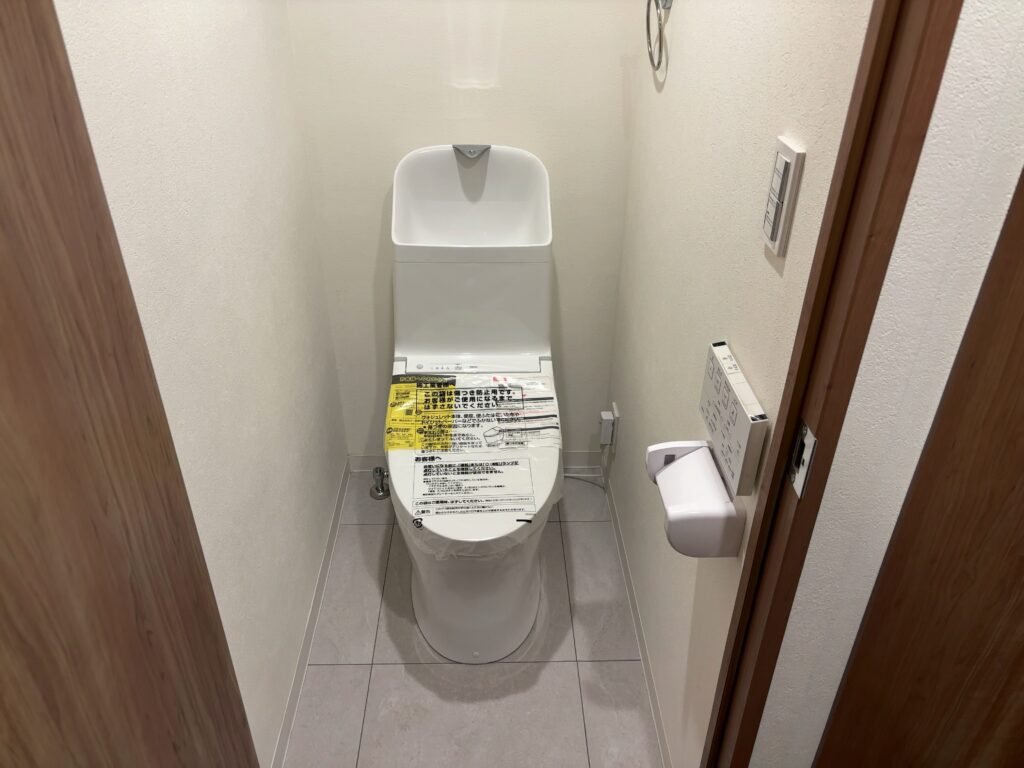 【西新宿駅徒歩2分】新宿ローヤルコーポの魅力を徹底解説！リノベーション済みの好立地1R