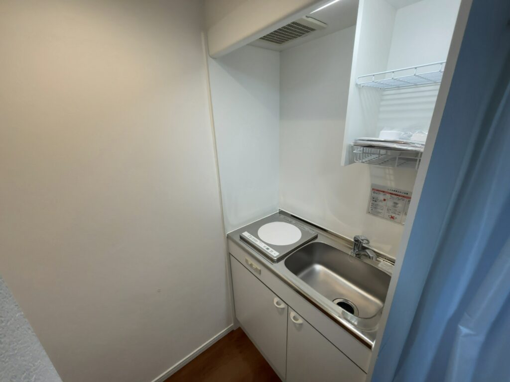 【西新宿駅徒歩2分】新宿ローヤルコーポの魅力を徹底解説！リノベーション済みの好立地1R