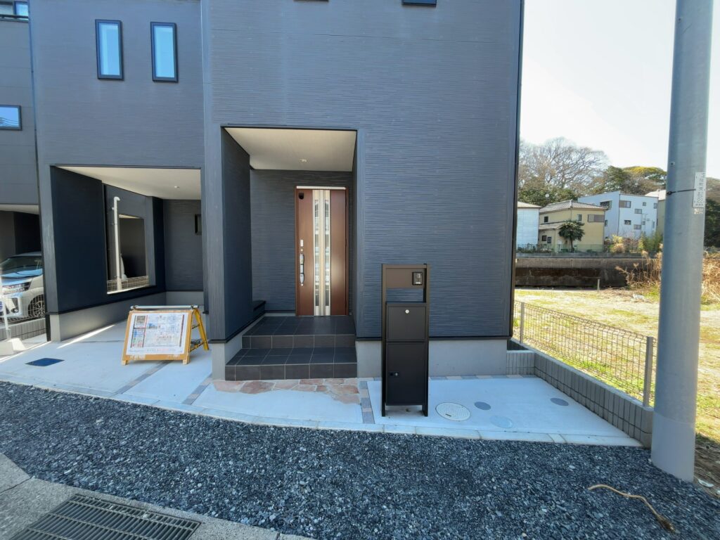 【本町小学校徒歩5分】千葉市中央区亀井町新築戸建1号棟｜3,290万円