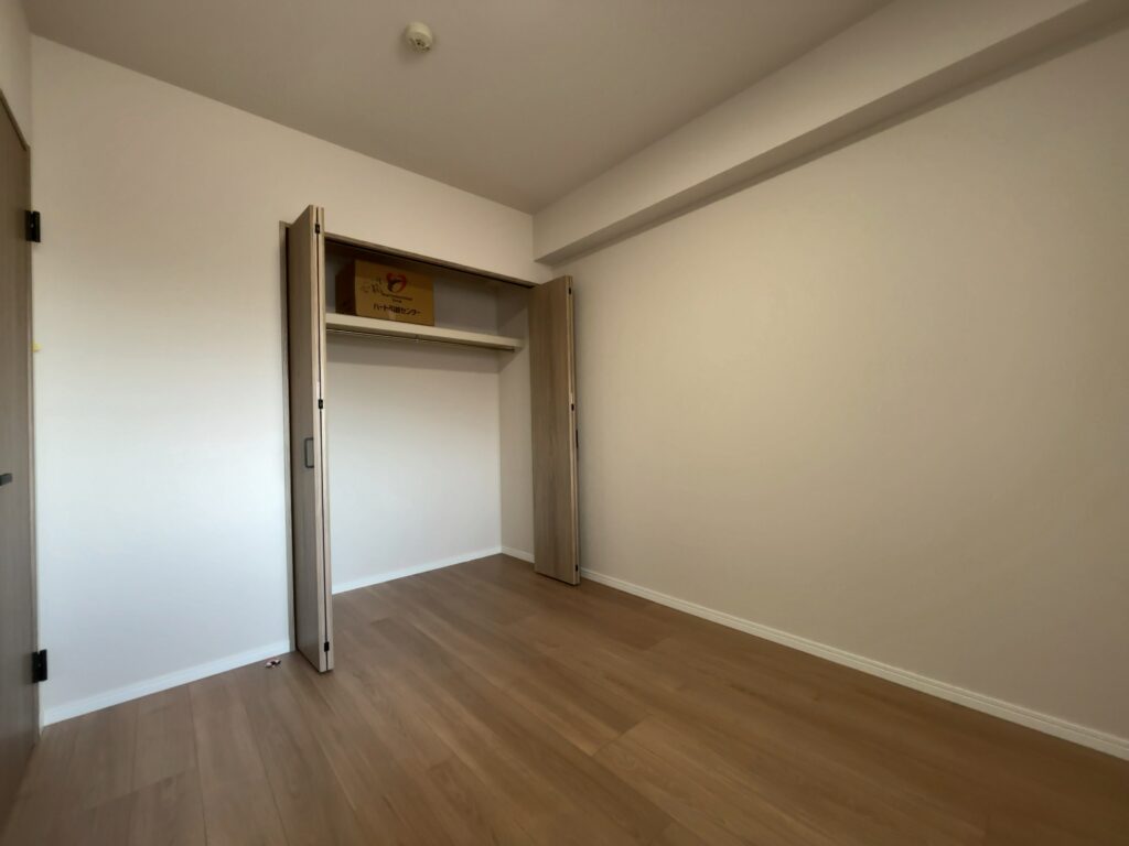 ヴェント蘇我エミネンテ・ガーデン2階の洋室