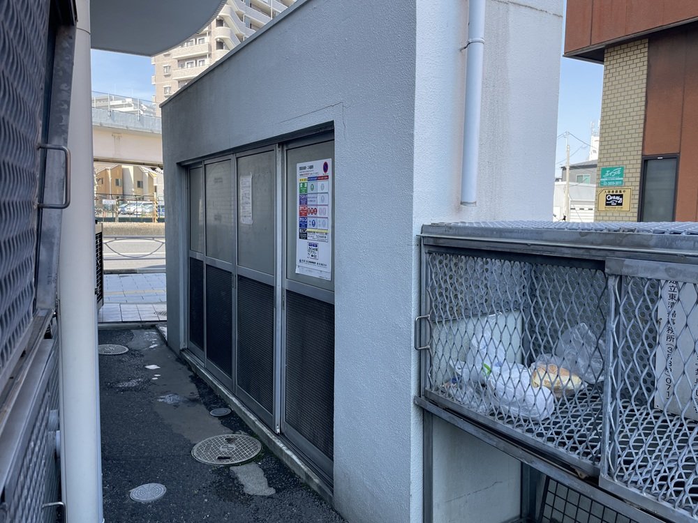 シュロス保木間のゴミ置き場