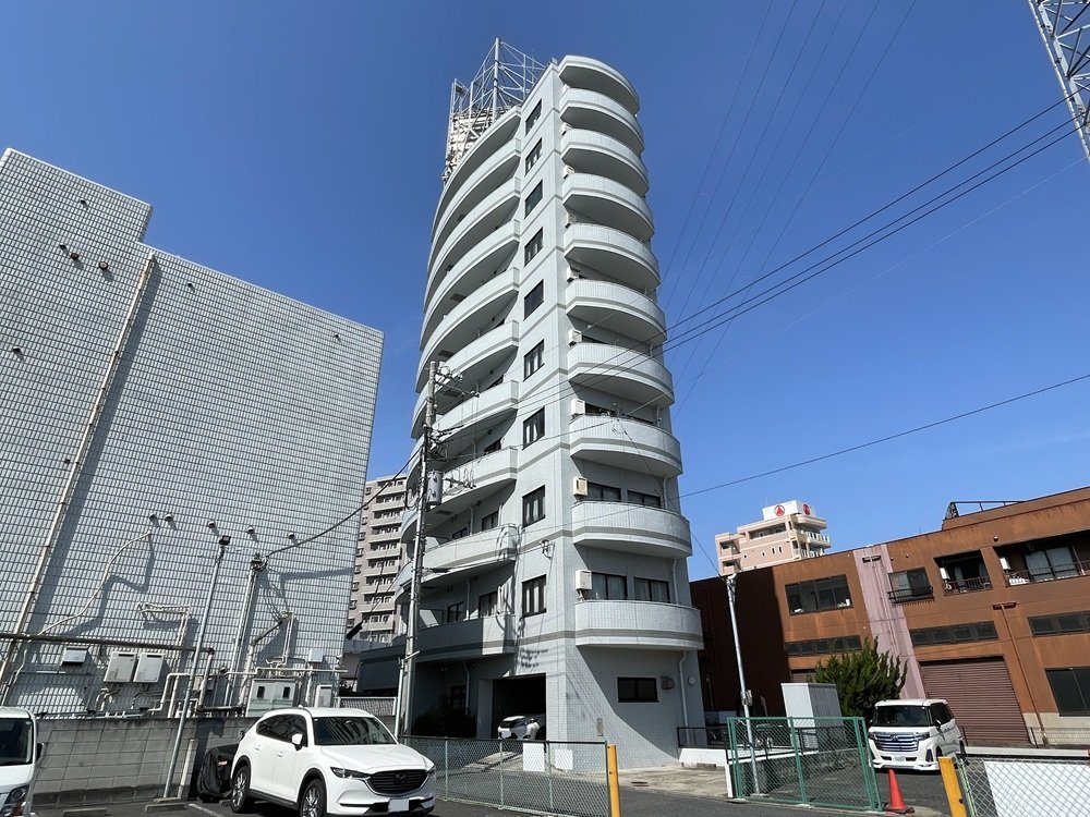 シュロス保木間の外観