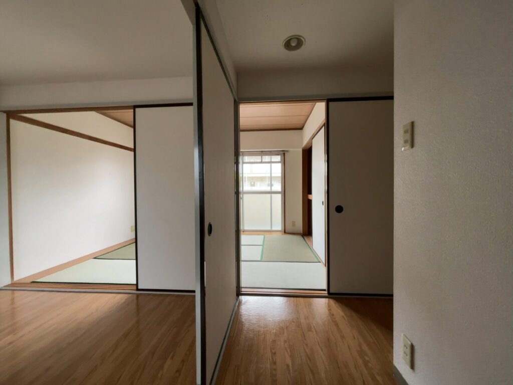 ビレッジハウス市原3号棟2階室内