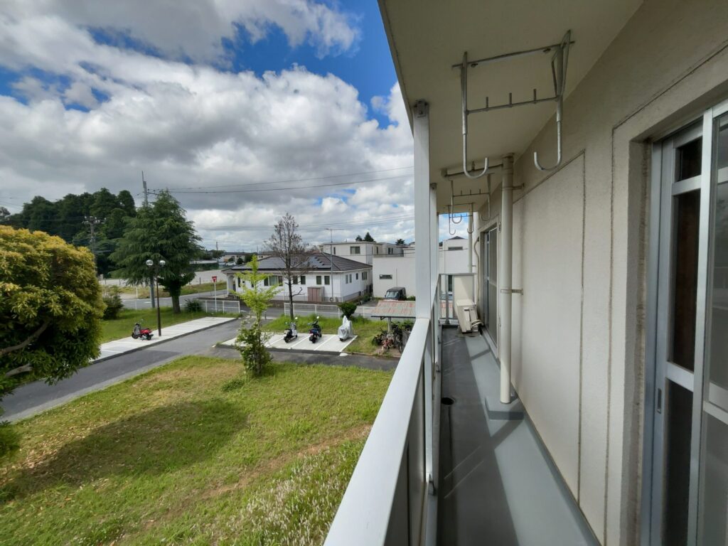 ビレッジハウス市原3号棟2階バルコニー