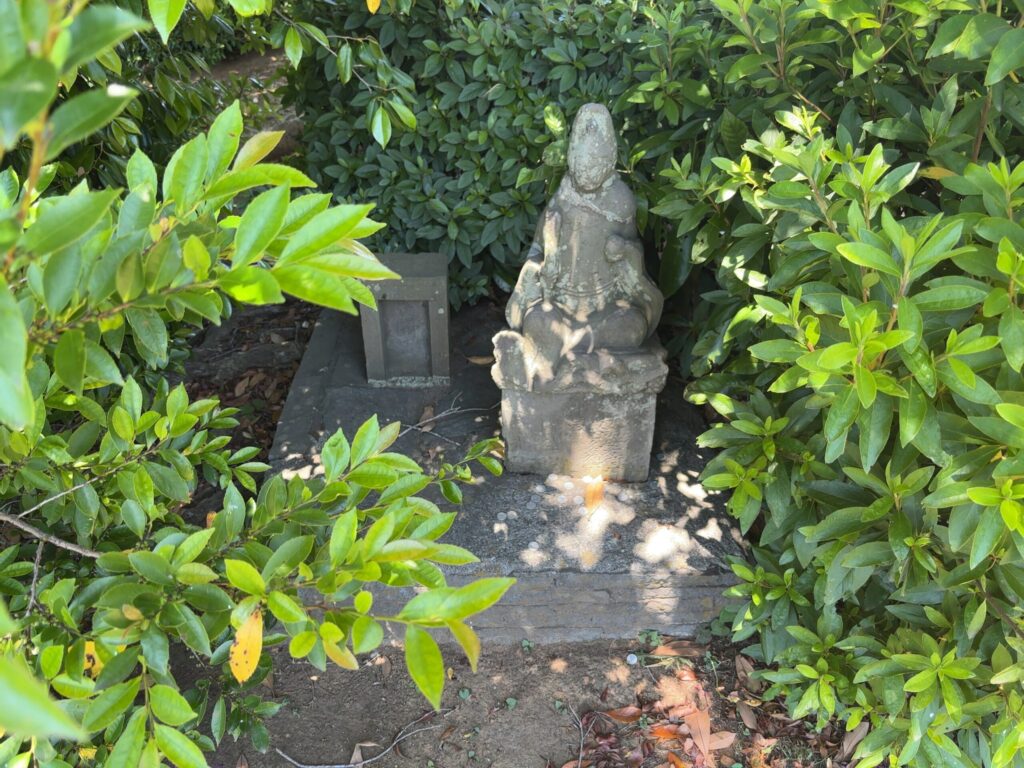 高呂塚公園（市原市若宮）の石像