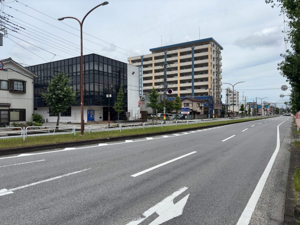 Mader Zero（メイダーゼロ）の前面道路
