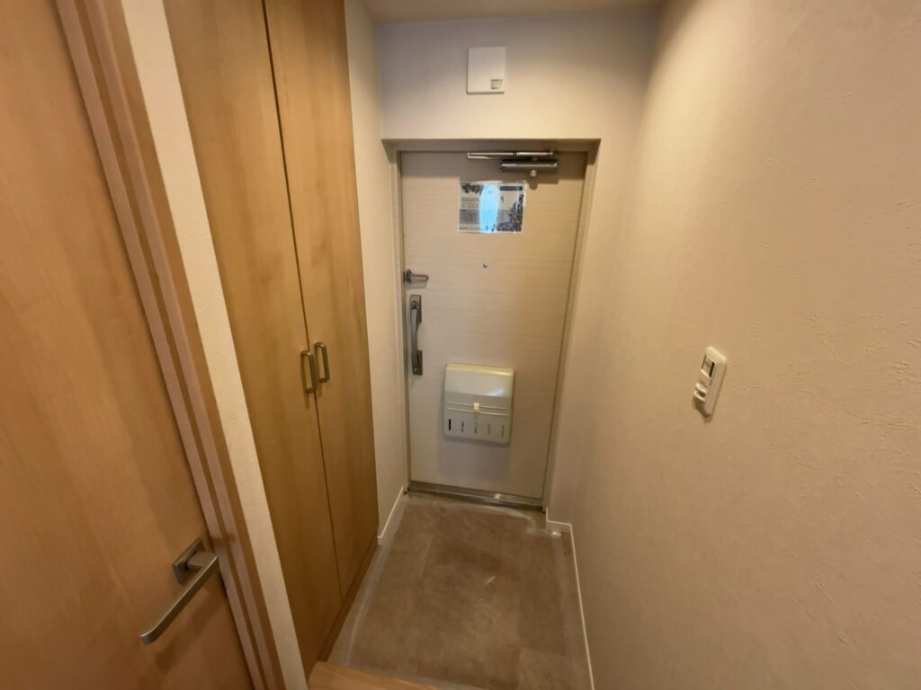 ハイラーク千葉10階の玄関