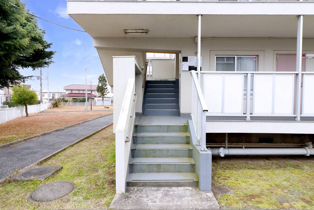 ビレッジハウス市原4号棟の共用部