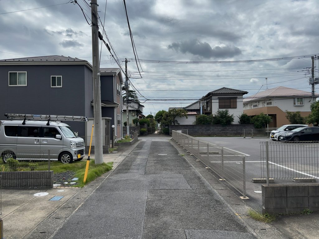 グランドヒルズ浜野の前面道路