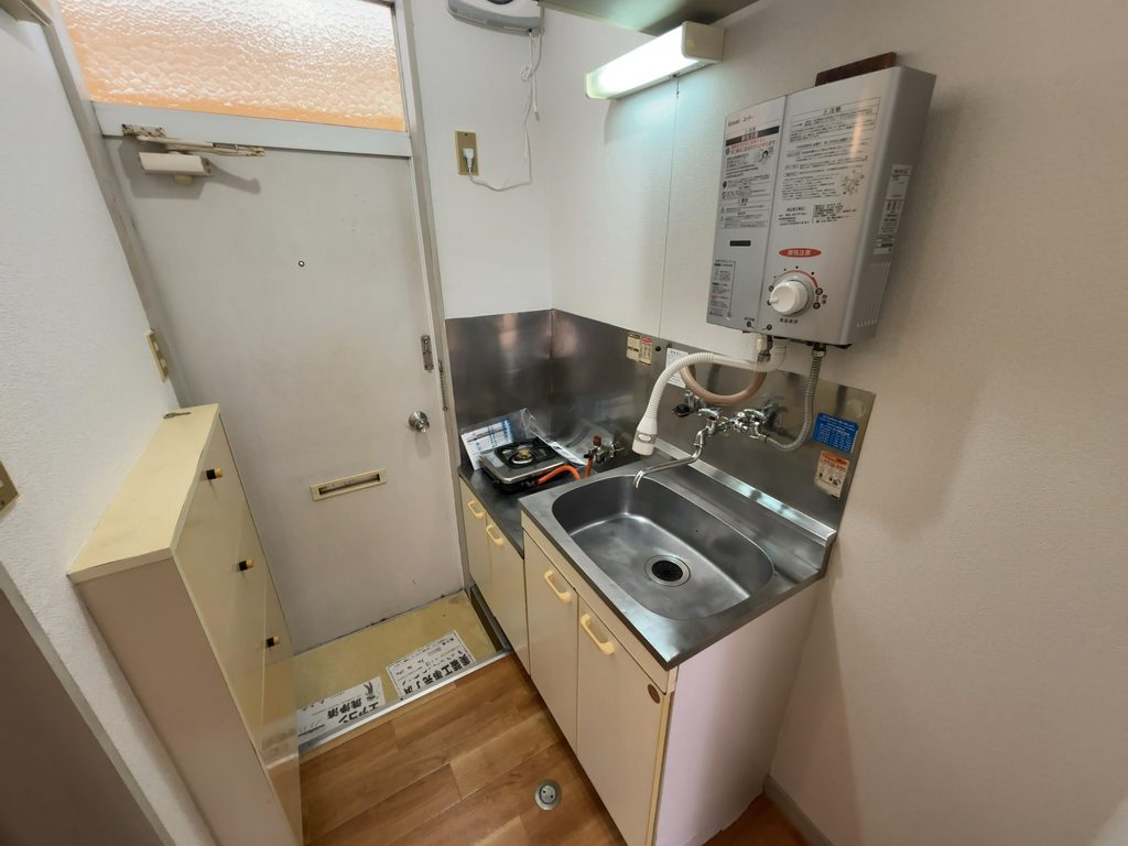 シャイン市原B22の玄関