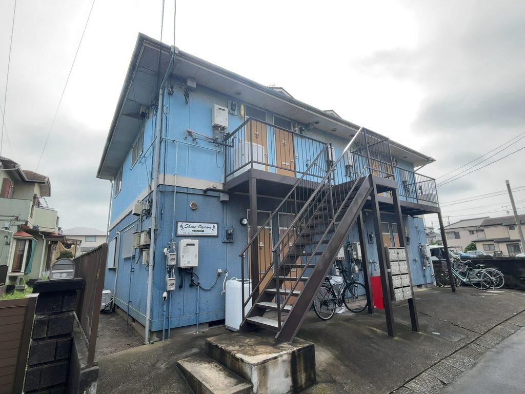 シャイン小川の外観