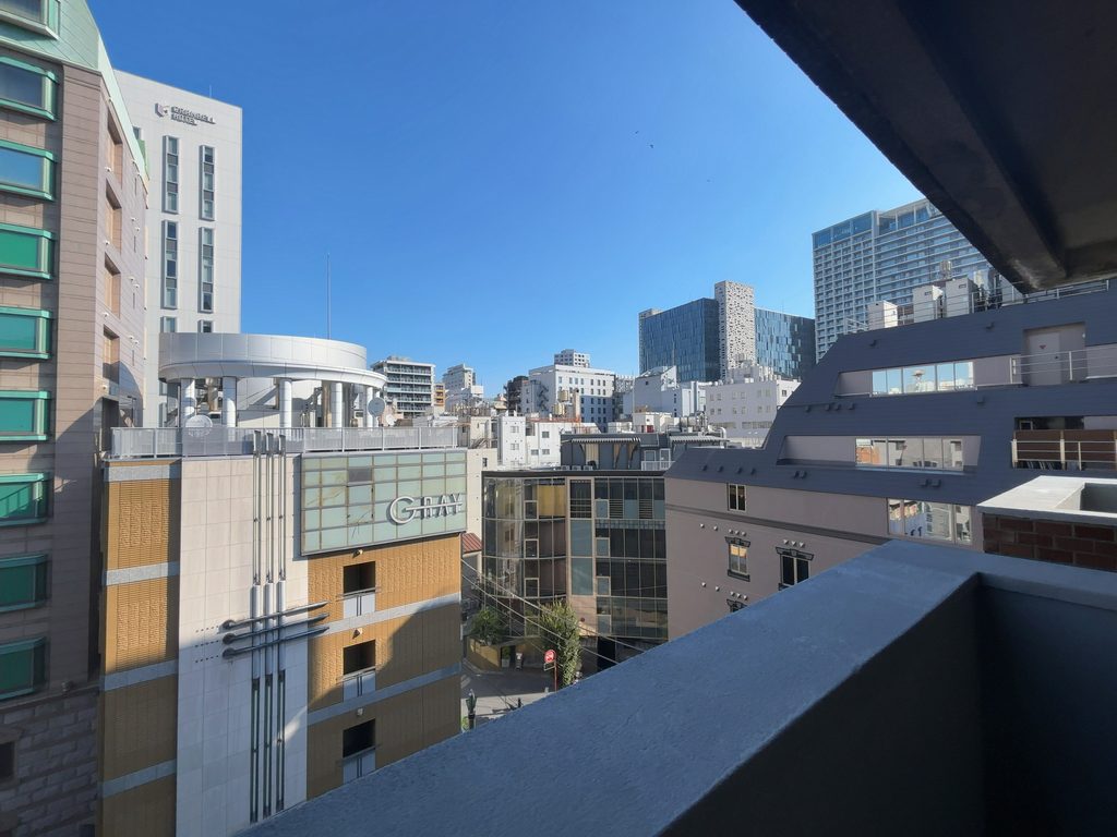 歌舞伎町ダイヤモンドパレス7階のバルコニー